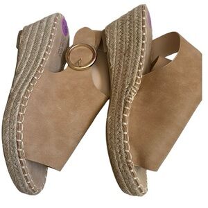 Catherine Malandrino Tan Wedges NWT
